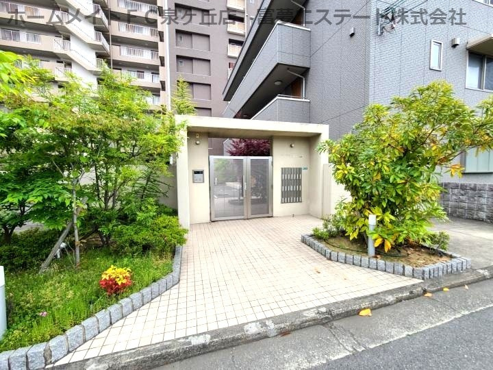 堺市西区浜寺石津町中２丁の賃貸マンションのエントランス