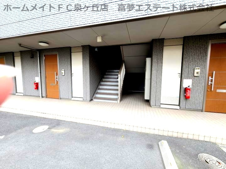 堺市西区浜寺石津町中２丁の賃貸マンションのエントランス