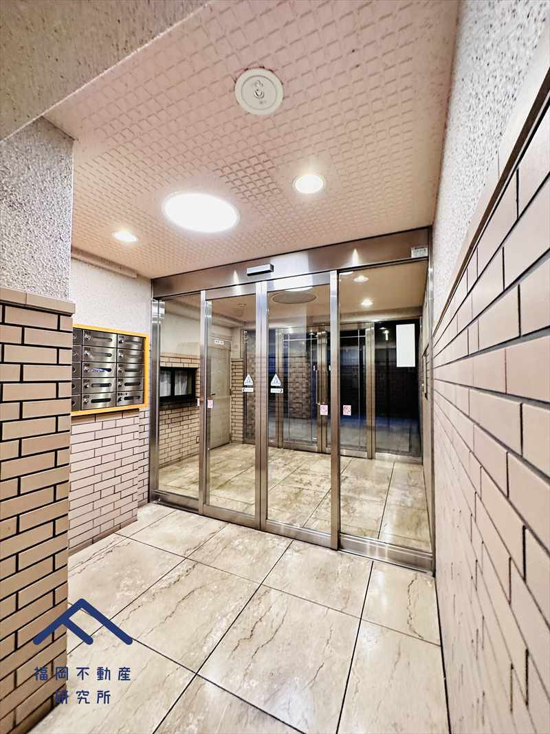 セラピー二日市のエントランス