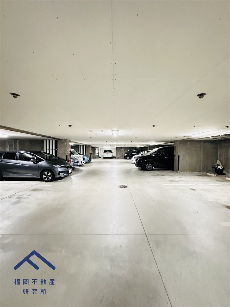 セラピー二日市の駐車場