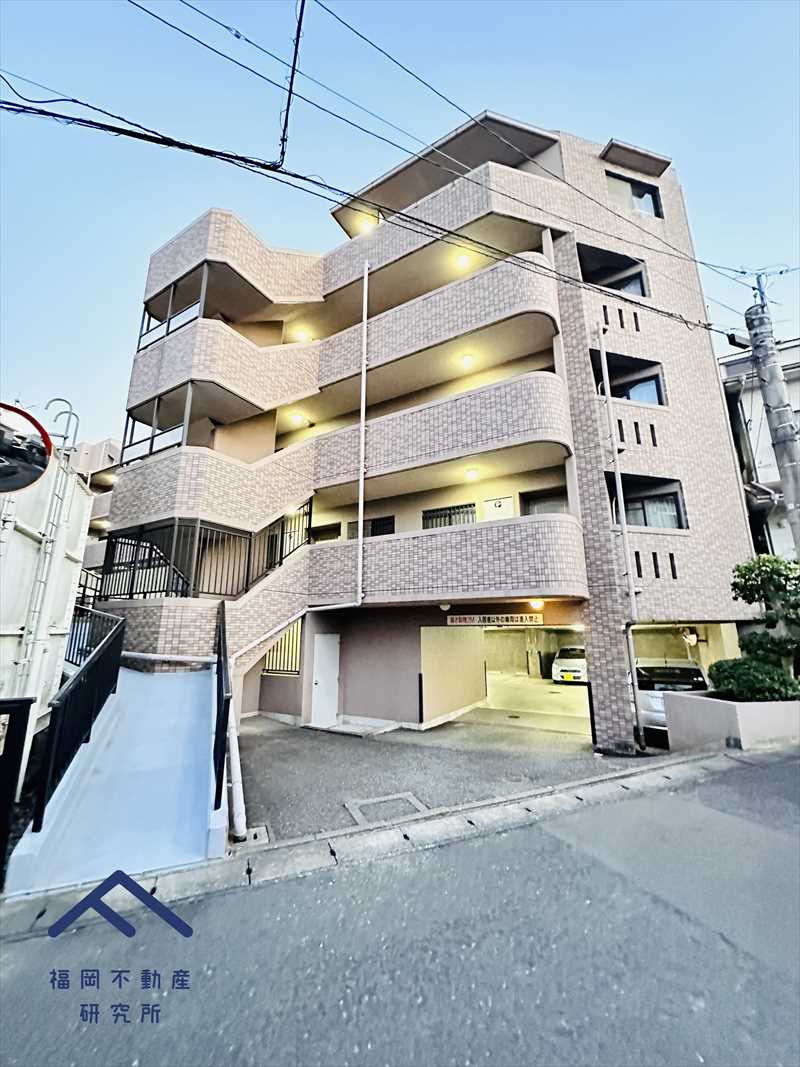 セラピー二日市の外観