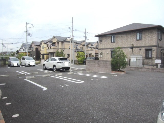 【駐車場】