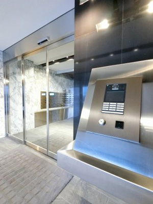 【その他共用部分】 | ヴェレーナシティ パレ・ド・シエル カルティエ2 | オートロック完備で防犯面も安心です。