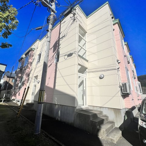 Ｌ．Ｆｉｒｓｔ　Ｃｏｕｒｔ