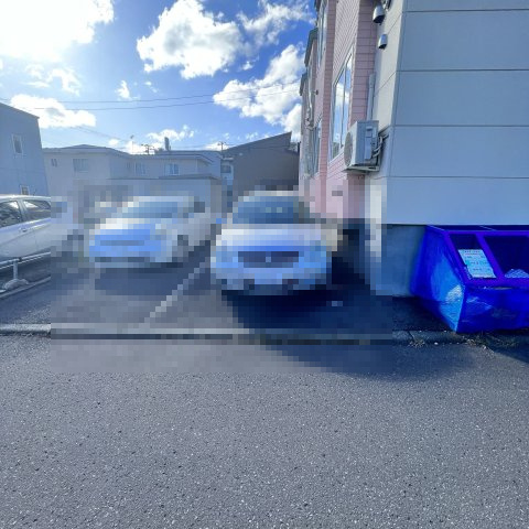 Ｌ．Ｆｉｒｓｔ　Ｃｏｕｒｔの駐車場