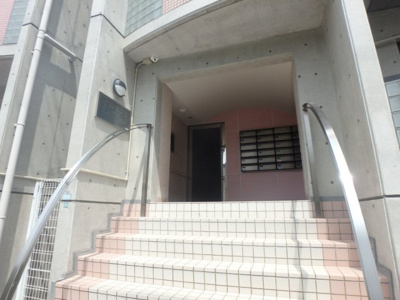 【エントランス】 | エルグランデモンド | 落ち着いたエントランスです
