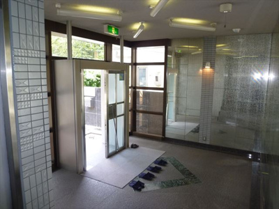 【エントランス】 | 若葉三信ビル | 落ち着いたエントランスです