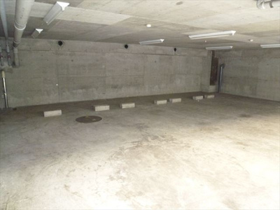 【駐車場】 | 若葉三信ビル | 地下駐車場は4台分です