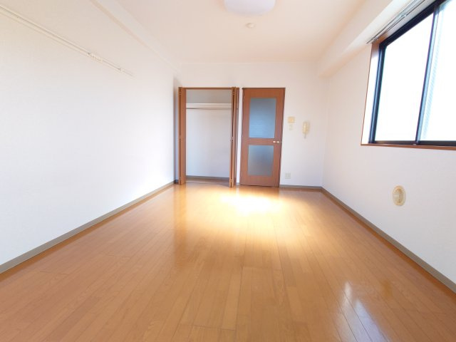 CBヒルズの居間・リビング