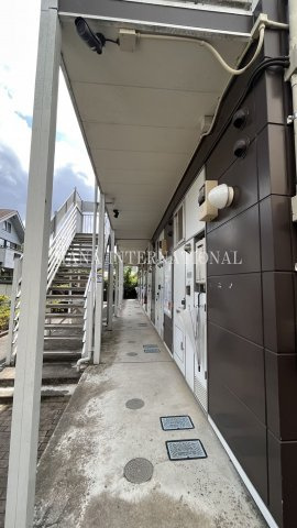 レオパレスサンライズⅡのエントランス