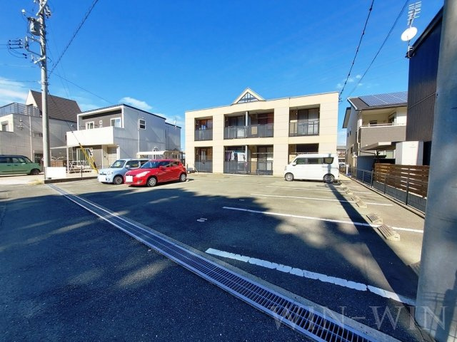 パストラルの駐車場