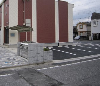 レオネクストタウンコート中央の駐車場