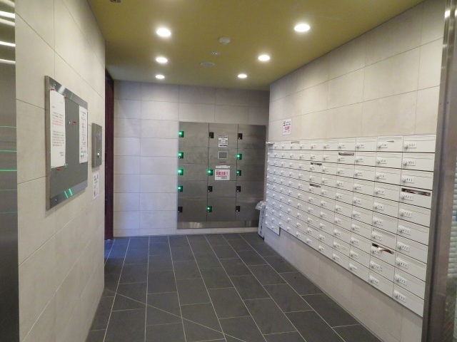 M'プラザ布施駅前参番館のロビー