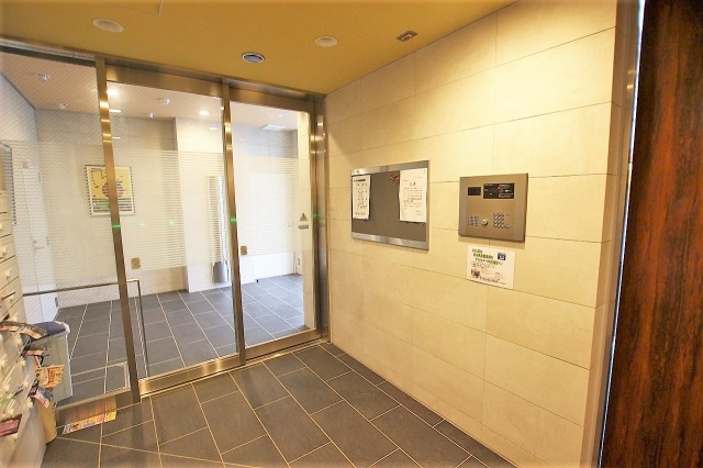 M'プラザ布施駅前参番館のエントランス