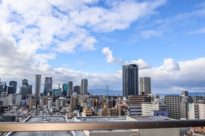 【展望】 | パラツィーナセシリア天満 | 洋室の窓(西側)からの眺望♪
梅田方面がご覧いただけます。