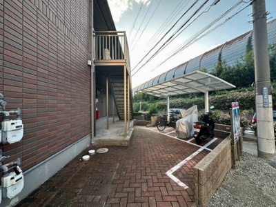 【エントランス】 | ソキウス朝日が丘 | 駐輪場★