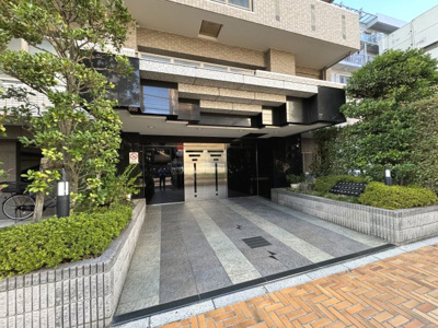 【エントランス】 | ローヤルシティ伊勢佐木町 | エントランス部分です。
