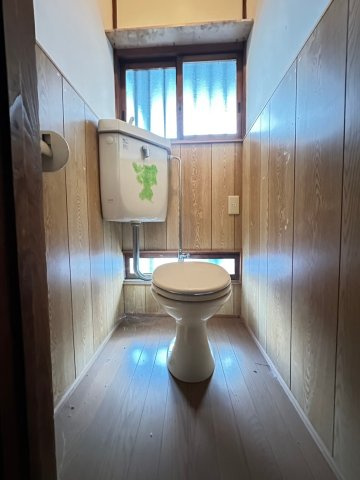 北別府貸家のトイレ