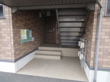 熊本市南区御幸笛田６丁目のアパートのエントランス