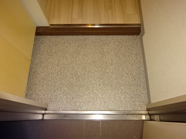 Uマンションの玄関