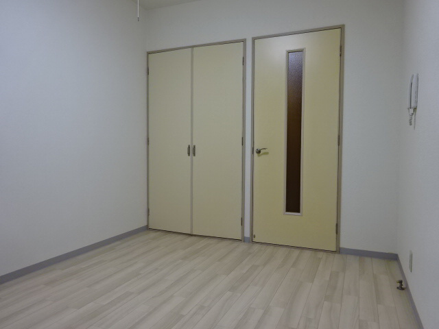 Uマンションの寝室