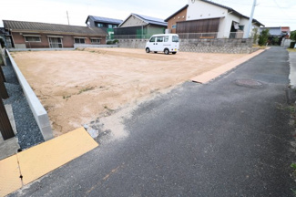 【前面道路含む現地写真】 | 土地（宇部市西梶返二丁目4745-7，12）約122坪 | 現地（2022年12月5日）撮影