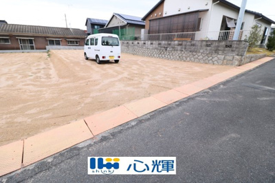 【前面道路含む現地写真】 | 土地（宇部市西梶返二丁目4745-7，12）約122坪 | 現地（2022年12月5日）撮影