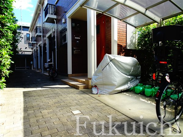 クールフローロ深沢のエントランス