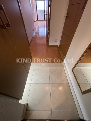 リーガル西天満Ⅲの玄関|きれいな玄関です