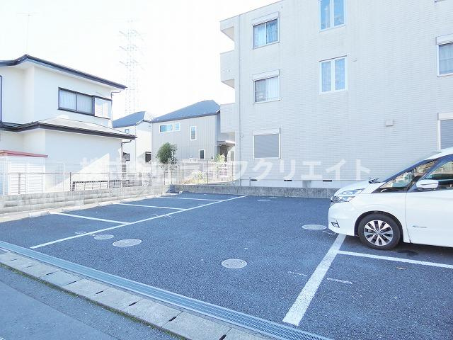 Charmeの駐車場