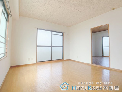 【居間・リビング】 | 高田ビル【名古屋市賃貸・2面バルコニー】