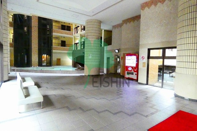 ロマネスク博多駅前のエントランス