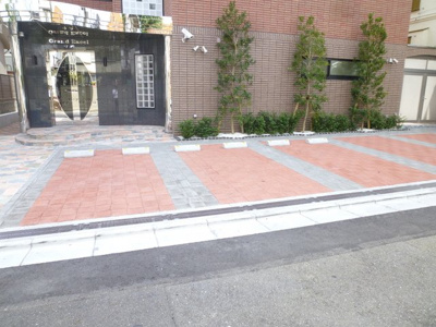 ★敷地内駐車場★（空き状況・使用料等詳細はご確認下さい）