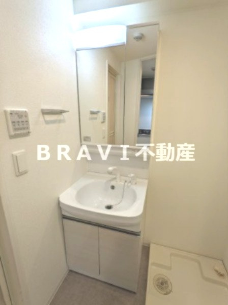 リンクス大阪城SOUTHレジデンス BRAVI不動産の独立洗面台|独立洗面台あり、毎朝おしゃれに忙しい女性の方におすすめです
【リンクス大阪城ＳＯＵＴＨレジデンス】