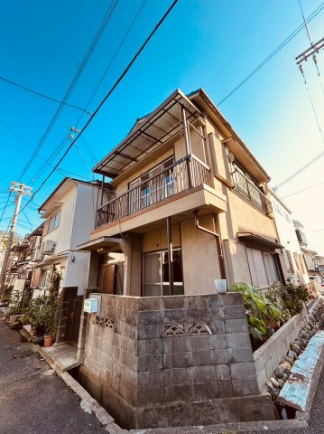 前田号戸建のエントランス