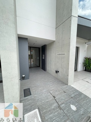 【エントランス】 | Casa Scatola Motoyama(ｶｰｻｽｶｰﾄﾗﾓﾄﾔﾏ) 