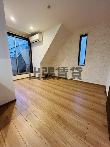 仲介手数料0円！Grandtic Residence堀田の居間・リビング