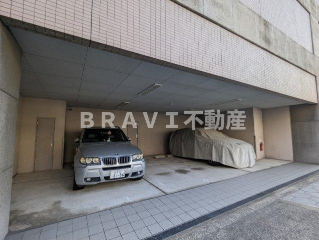 ベルビュー7番館の駐車場