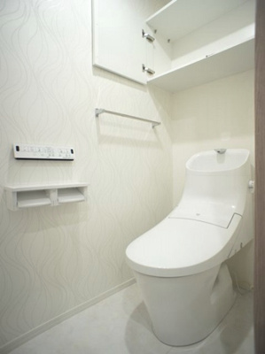 【トイレ】 | SOLANA（ソラナ） | 温水洗浄暖房便座機能付きです♪