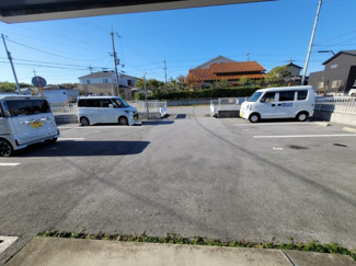 【駐車場】 | 平面式の駐車場です。