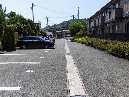 シャンレザンの駐車場