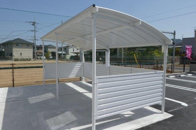 総社市三輪のアパートのその他共用部分|自転車置き場
