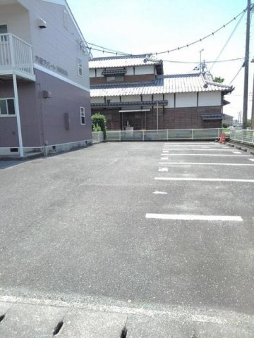 六田アパートＨＡＭＡＤＡの駐車場