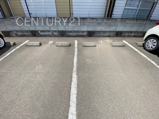 サンハイムの駐車場|並列駐車場になります。