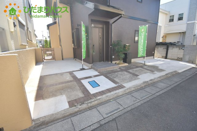 西区三橋6丁目　中古一戸建ての駐車場