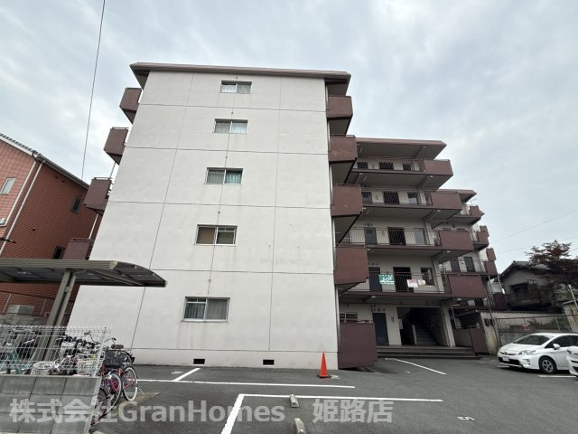 グランツ野里の外観