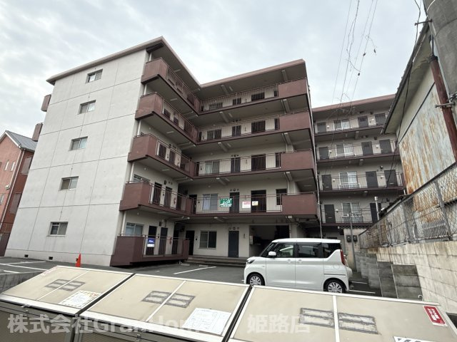 グランツ野里の外観