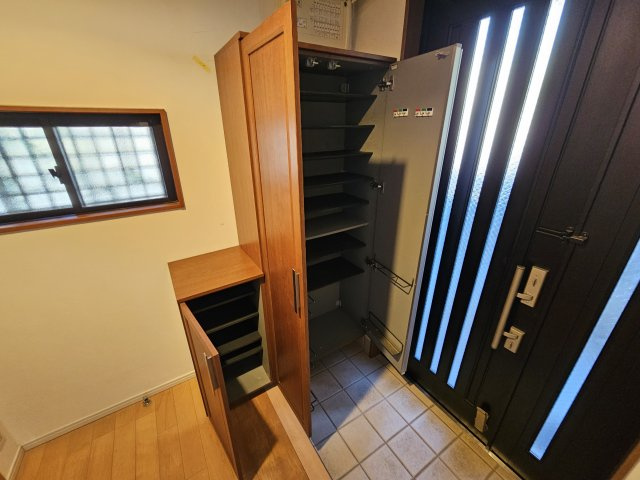 篠原中町戸建の玄関