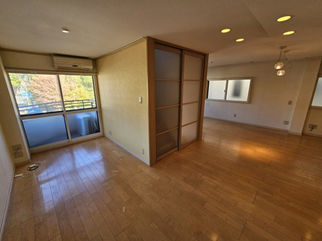 篠原中町戸建の居間・リビング
