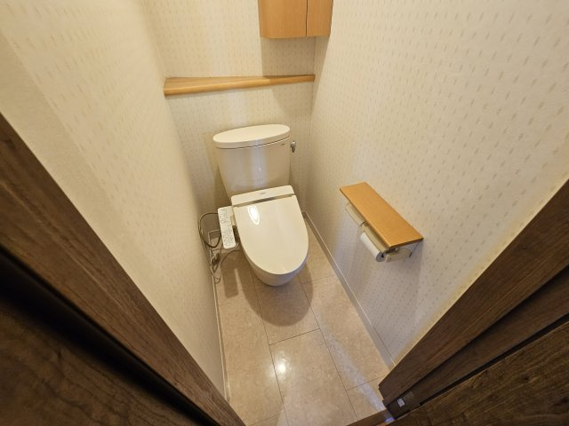 篠原中町戸建のトイレ